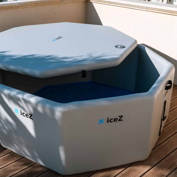 אמבטיית קרח מתנפחת של iceZ עם מכסה