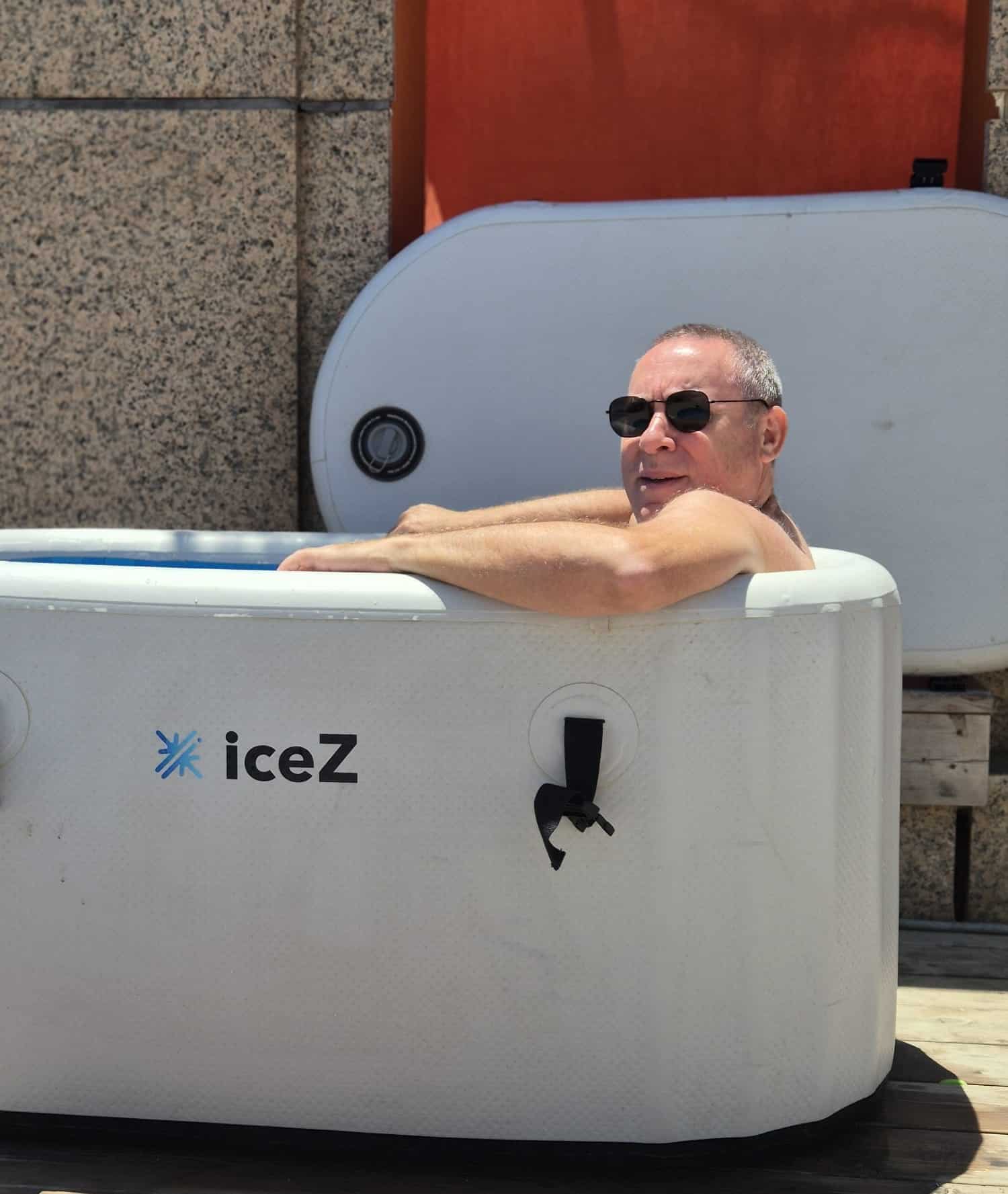 Zeevik in an iceZ ice bath