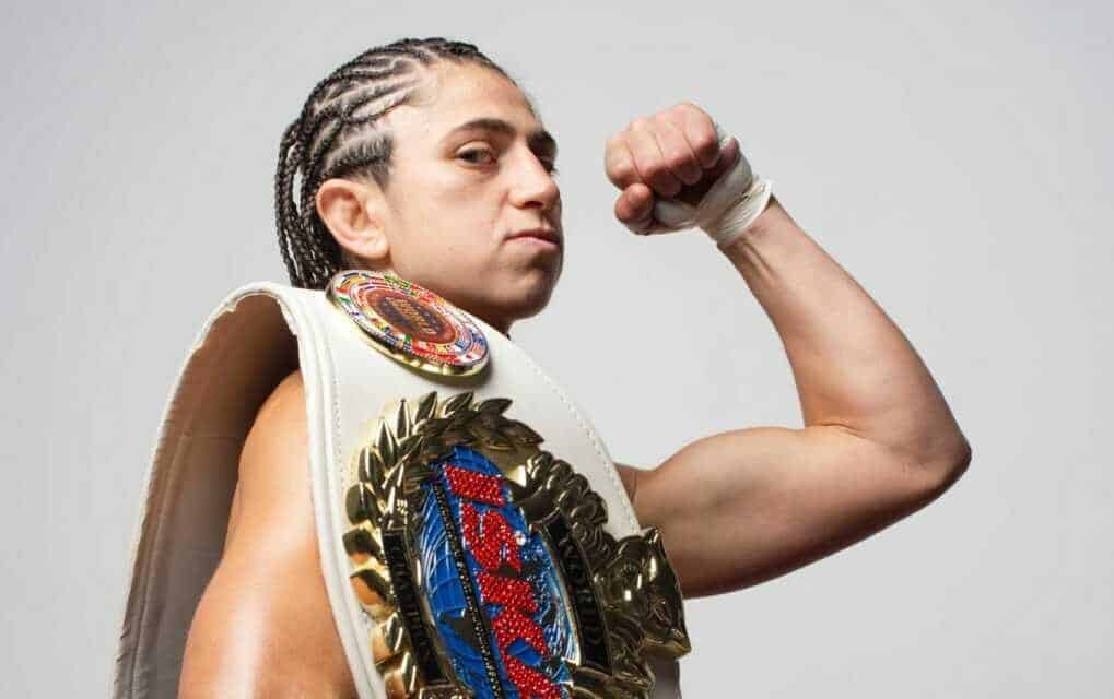 Nili Black with her championship belt