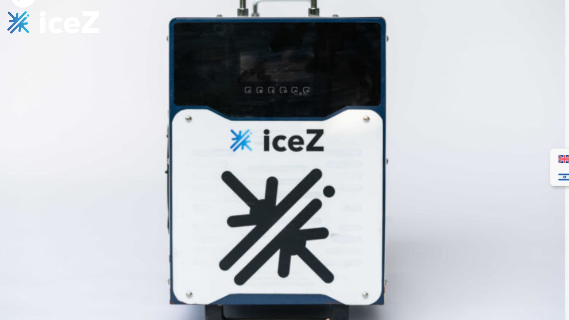 מכשיר ליצירת קרח לאמבט קרח ICEZ עם לוגו ברור.